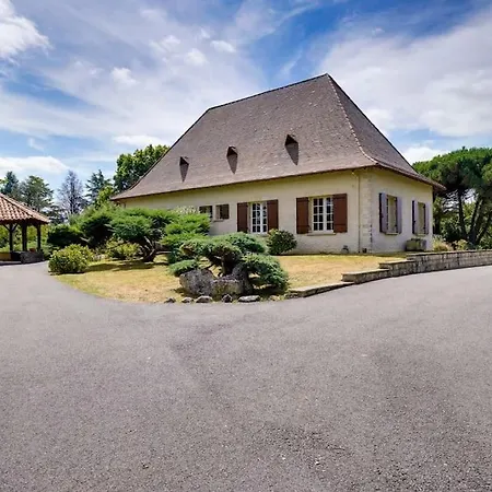 Atypique, Maison Perigourdine Du Xixe Holiday home Coutras