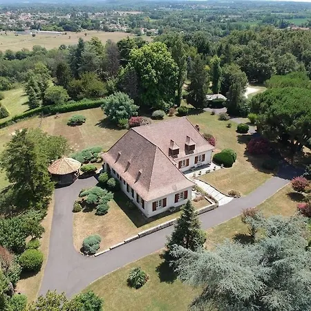 Atypique, Maison Perigourdine Du Xixe * Coutras
