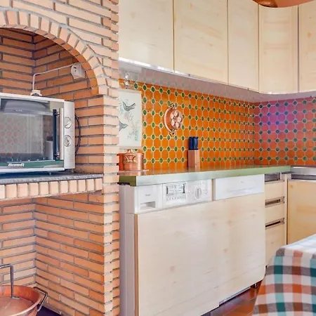 Holiday home Atypique, Maison Perigourdine Du Xixe Coutras